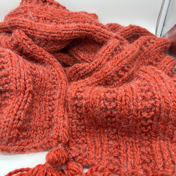 Extra-long, hand-knit scarf in alpaca-acrylic blend - Picture 13 of 15